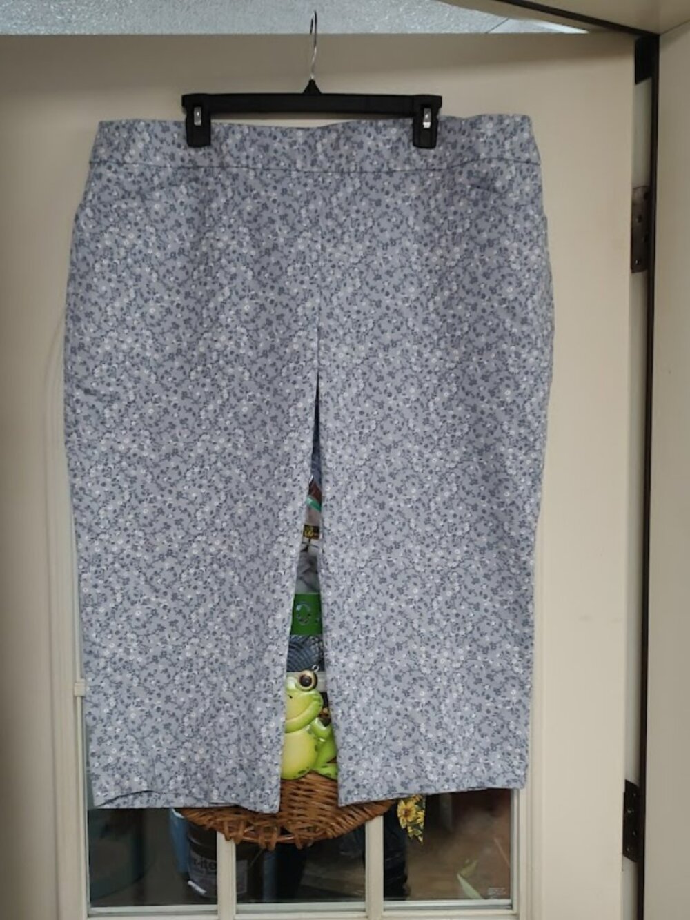 Napa Valley Blue Flowered Pull On Capri Pants Size Women's 18W